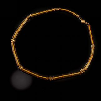 Колье с натуральным янтарем