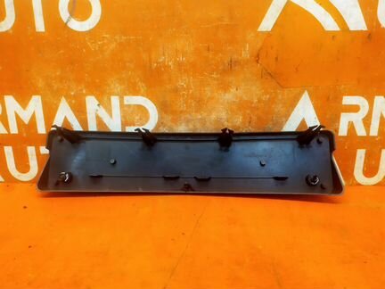 Площадка под Гос номер передняя Mercedes C-Class