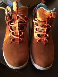 Новые кроссовки Teva 37