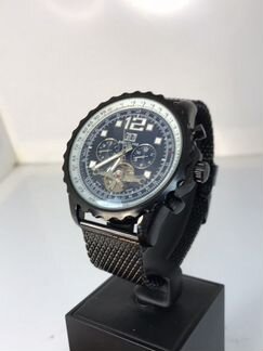 Наручные часы breitling
