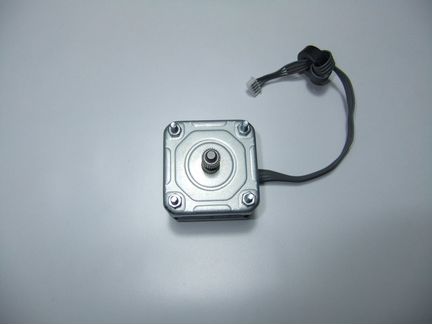 Шаговый двигатель EM-483