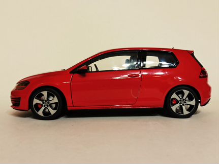 Volkswagen Golf VII Gti 2013 Norev 1:18