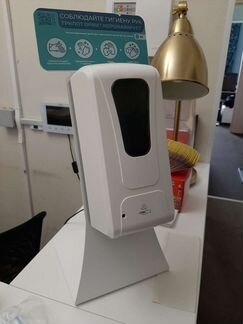 Автоматический диспенсер для дезинфицирующих средс