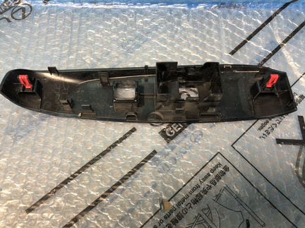 Накладка стеклоподъемника Toyota Camry 70