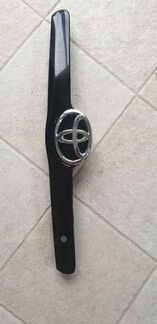 Молдинг крышки багажника toyota camry 40