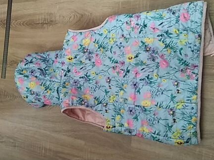 Жилет двухсторонний девочке 140 демисезонный