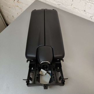 Подлокотник на Мерседес W212 (Черный)