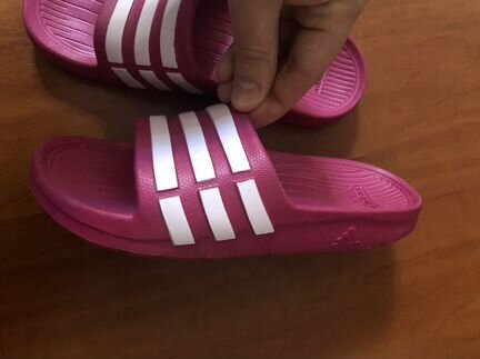 Шлёпанцы новые рр 32 adidas