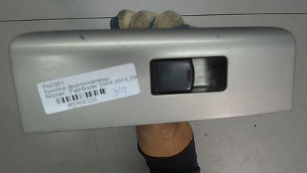 Кнопка (выключатель), Стеклоподъемника (блок кнопо