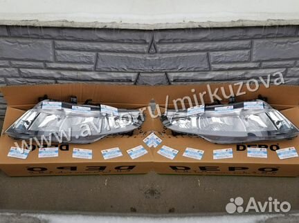 Фара левая и правая Honda Civic 8 5d хетчбек