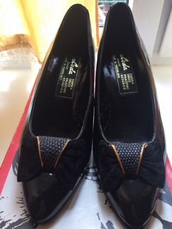 Туфли новые лакированные черные