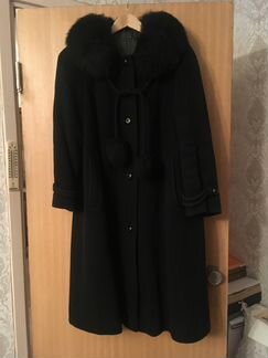 Пальто женское зимнее с меховым воротником