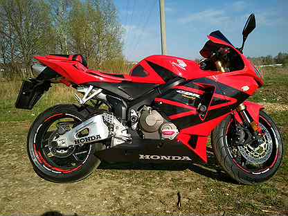 Мотоцикл Honda CBR 600 RR красный