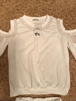 Продам новый стильный костюм для девочки