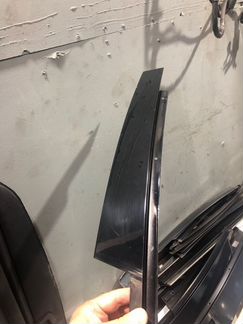 Накладка двери передняя правая Mercedes-Benz