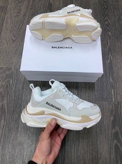 Balenciaga женские и мужские молочные