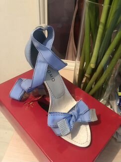 Босоножки новые