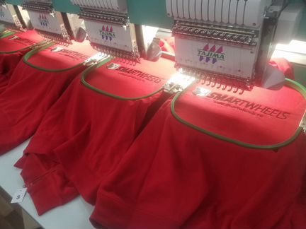 Машинная вышивка на одежде и крое