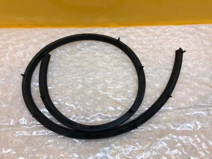 Уплотнитель капота Nissan Qashqai J11 2013-2019