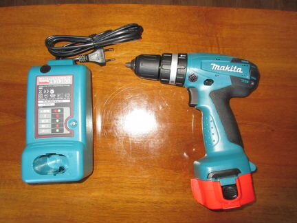 Аккумуляторная дрель-шуруповерт Makita 8271dwae