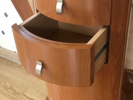 Пристенное зеркало со столиком и ящиками Испания