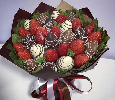 Букет из клубники и шоколада (S, M, L)