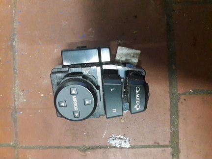 Блок регулировки зеркал Hyundai Elantra AD 6