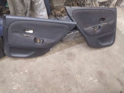 Дверные карты Mitsubushi Carisma