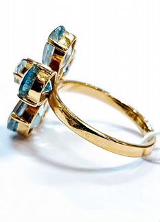 Золотое кольцо с топазами. Новое