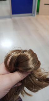 Волосы на заколках