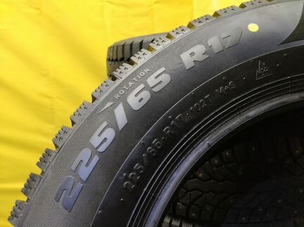 225/65R17 зимние шины новые шипы Pirelli