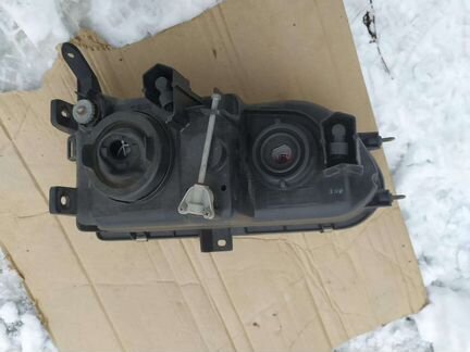 Фара левая Mitsubishi Delica PD6w