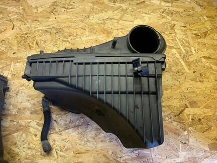 Корпус воздушного фильтра Audi Q7 4L 2008г