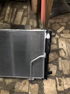 Радиатор кондиционера Мерседес w212 Mercedes w204