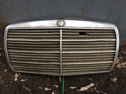 Решётка радиатора w123