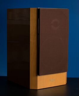 Колонки Yamaha ns-7,топовые полочники на кобальте