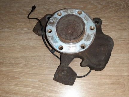 Поворотный кулак левый Mercedes-Benz Sprinter W906