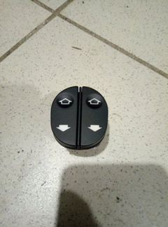 Кнопка стеклоподъемника передняя левая Ford Fusion