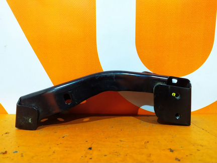 Кронштейн усилителя бампера переднего передний