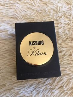 Kissing by Kilian
