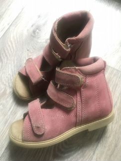 Босоножки Protetika 30 р