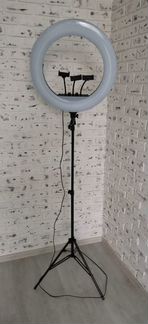 Кольцевая лампа со штативом