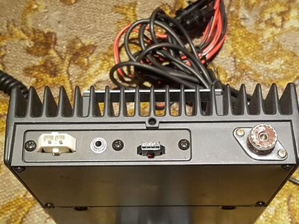 Радиостанция icom IC-V100