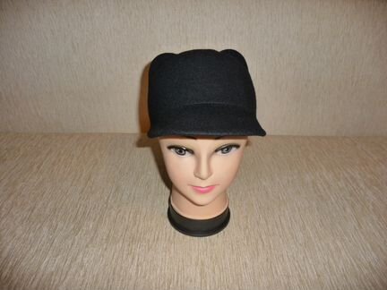 Шляпка - кепка с козырьком и ушками