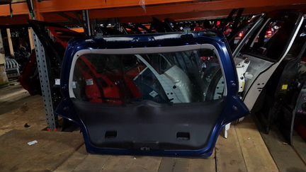 Крышка багажника Peugeot 307