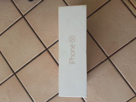 Коробка от iPhone SE