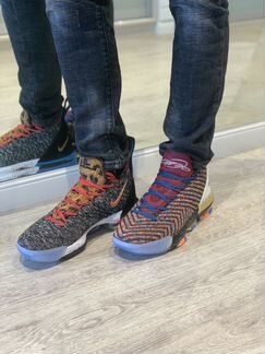 Продам кроссовки новые