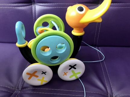 Каталка-игрушка Yookidoo Музыкальная уточка