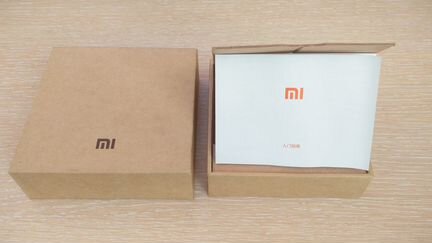 Коробочка от фитнес браслета Xiaomi Mi Band 1