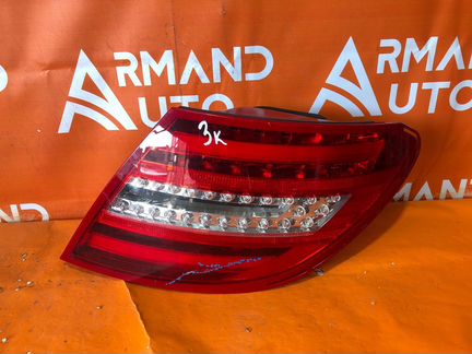 Фонарь задний правый Mercedes C-Class W204